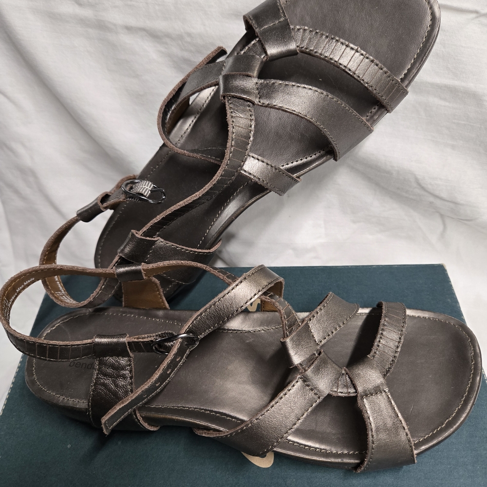 Clarks Brown Sandals with Strappy Design and Ankle Buckle